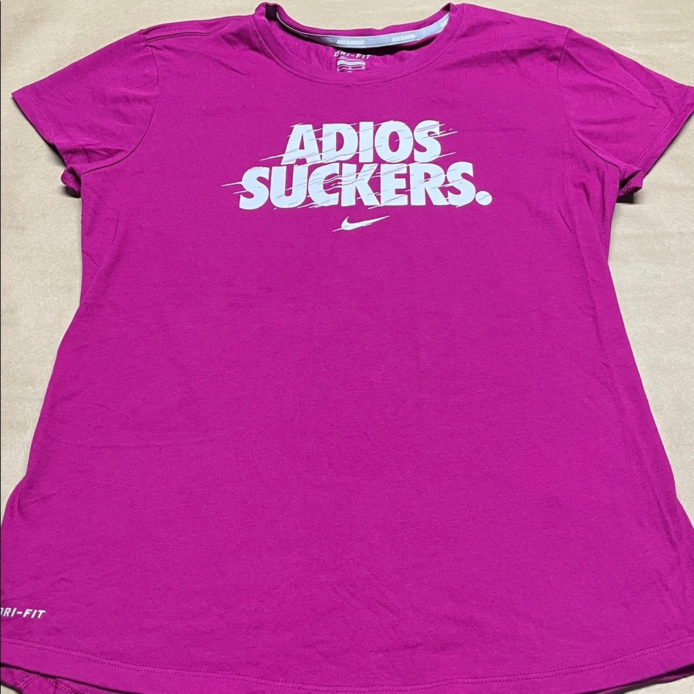 Vintage Nike Women’s graphic tee Medium